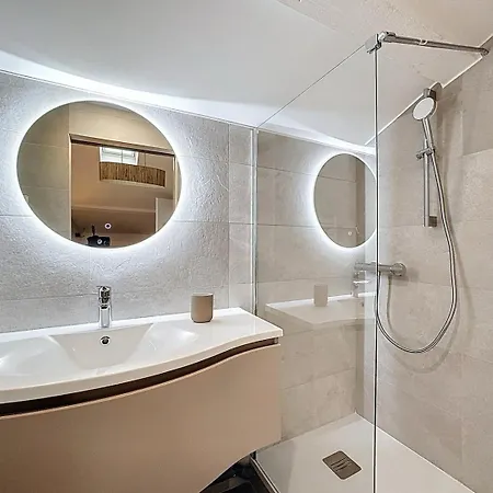 Les Vignes 3 Avec Salle De Bain Privative 게스트하우스 안세